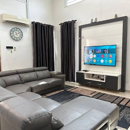 Bandar Melaka Family Bungalow Private Pool Bbq Wifi Netflix Екстериор снимка