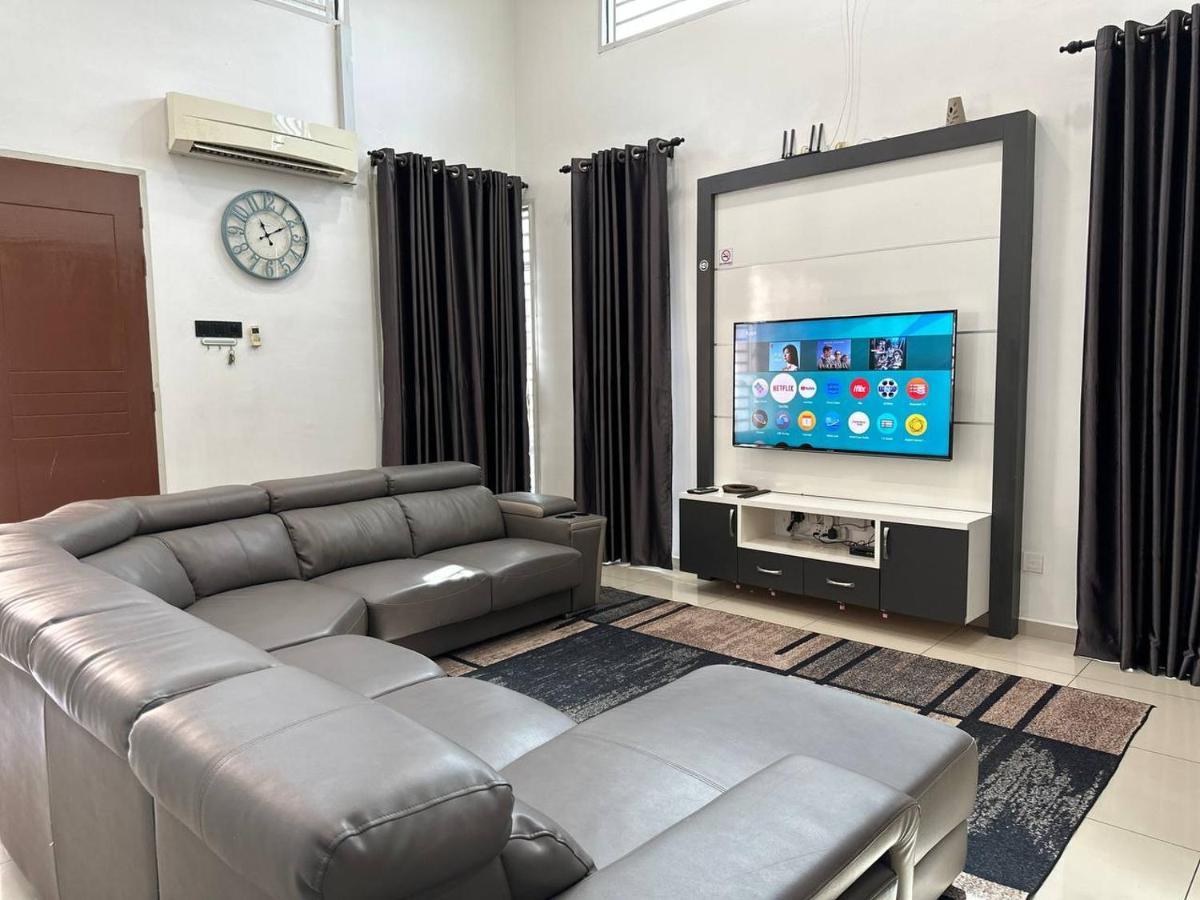 Bandar Melaka Family Bungalow Private Pool Bbq Wifi Netflix Екстериор снимка