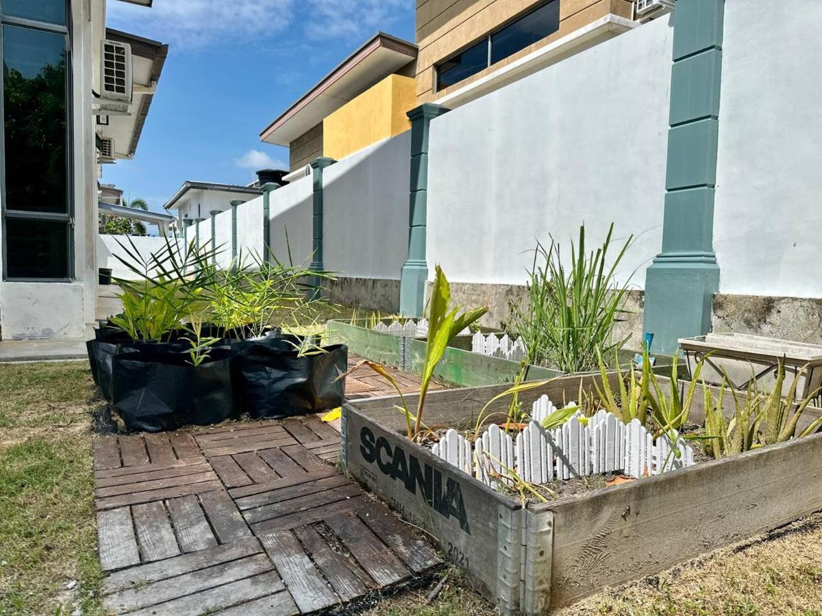 Bandar Melaka Family Bungalow Private Pool Bbq Wifi Netflix Екстериор снимка