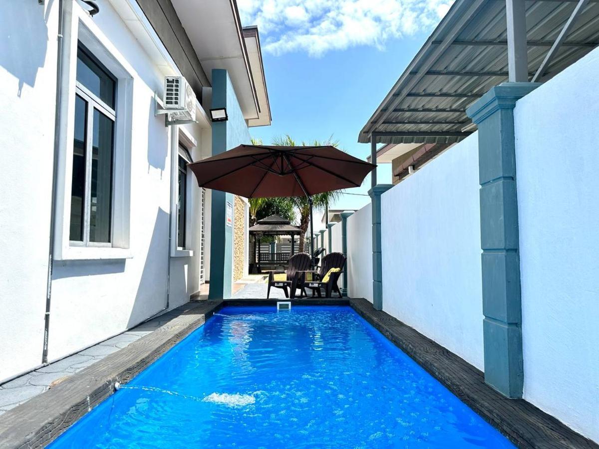 Bandar Melaka Family Bungalow Private Pool Bbq Wifi Netflix Екстериор снимка