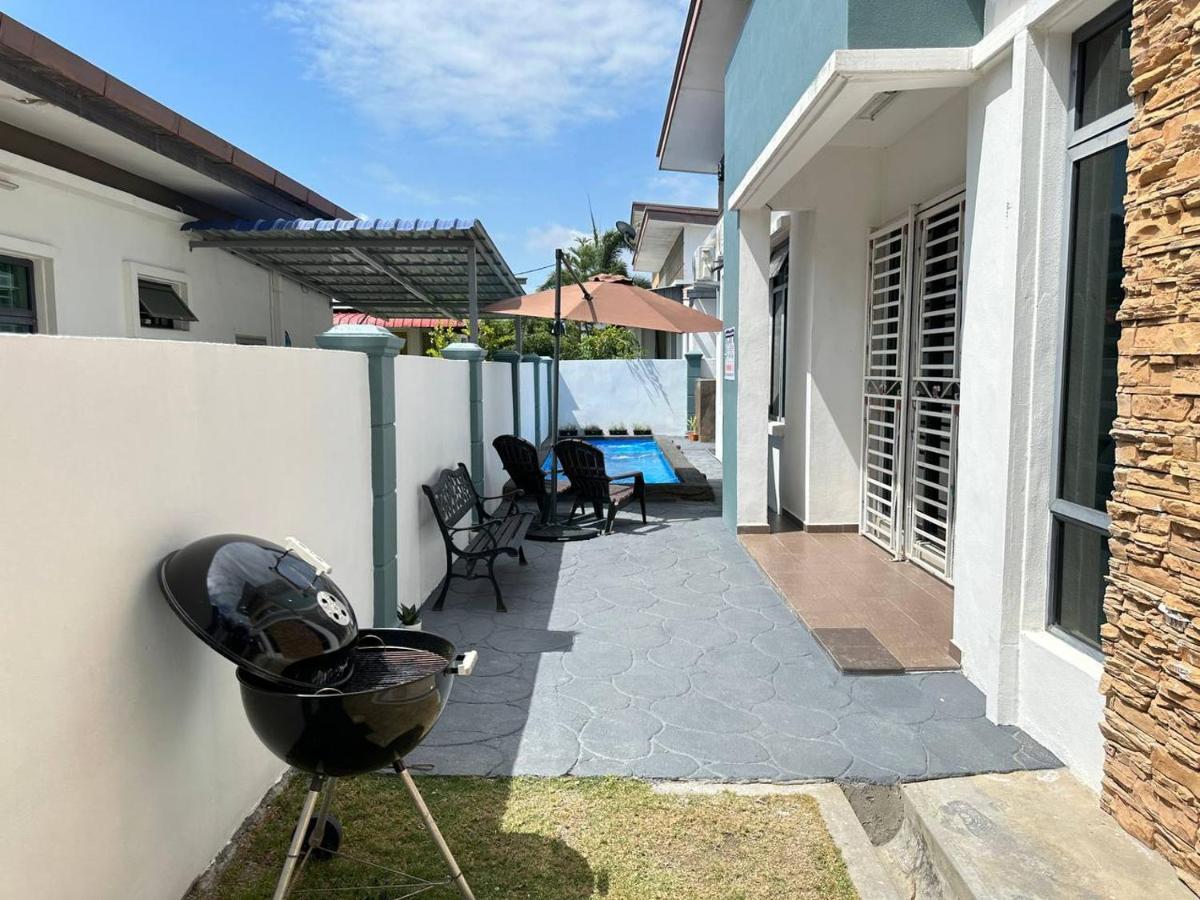 Bandar Melaka Family Bungalow Private Pool Bbq Wifi Netflix Екстериор снимка